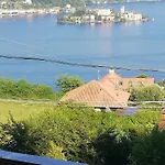 La Plesna Bed & Breakfast